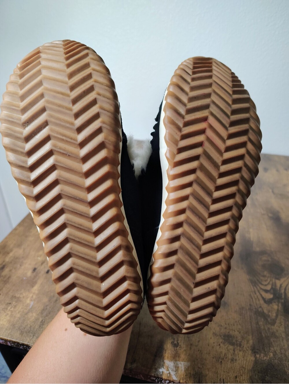 Sorel Out N About Moc Slippers Black Suede Faux Fur Moccasin Womens 9.5 NL2355-0 - Picture 8 of 8